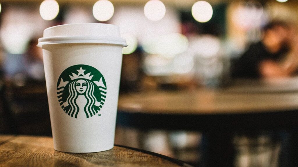 Online, la nueva herramienta de Starbucks para ordenar y pagar con anticipación, ahora disponible en Uruguay.