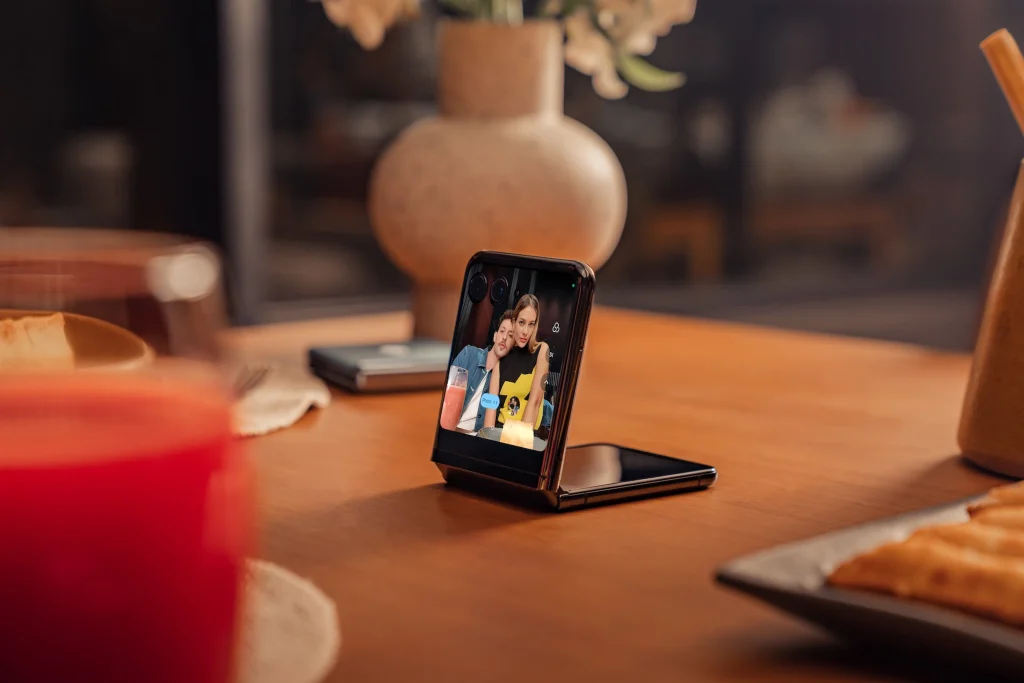 Reimagina las posibilidades con el nuevo motorola razr 40 ultra 