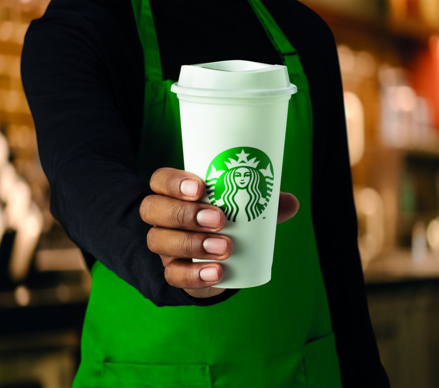 Nuevos sabores en Starbucks:<br>Latte Macchiato y el especial grano Voyage Blend son los protagonistas de<br>la temporada para endulzar el invierno