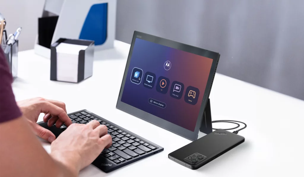 Motorola se asocia con Microsoft para llevar nuevas funciones de productividad al Lenovo ThinkPhone by Motorola