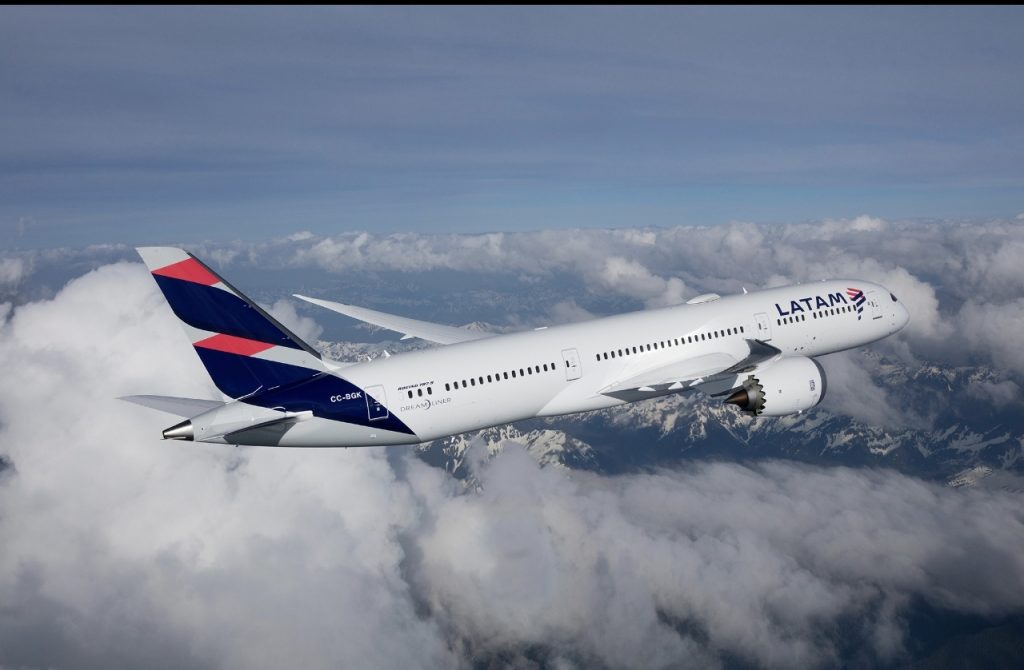 Grupo LATAM implementará Wi-Fi a bordo en los aviones