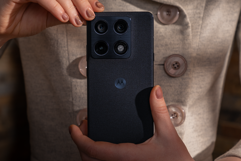 Motorola presentó en Uruguay su portafolio 2026: Signature debuta como ultra premium y Edge 70 pone el foco en diseño, delgadez y resistencia