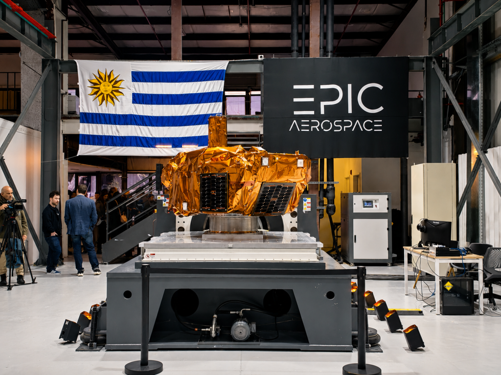 EPIC AEROSPACE inauguró sus nuevas instalaciones en Zonamerica y presentó CHIMERA GEO 2