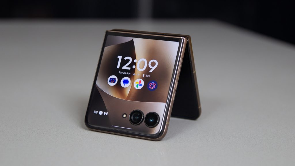 Motorola razr 70 Ultra: así mejoran tus fotos las funciones Encuadre Perfecto y Zoom Inteligente